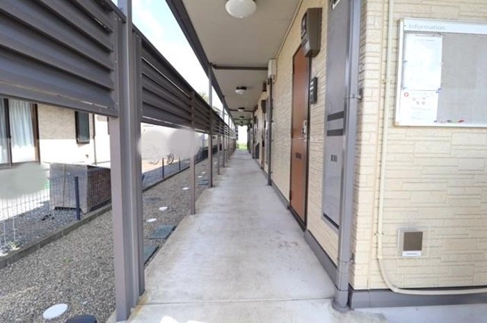 18/19 エントランス