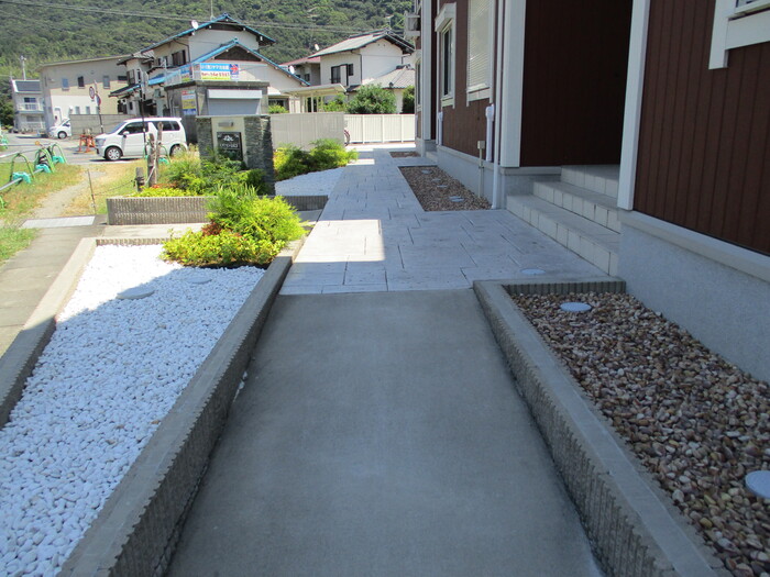 18/25 エントランス