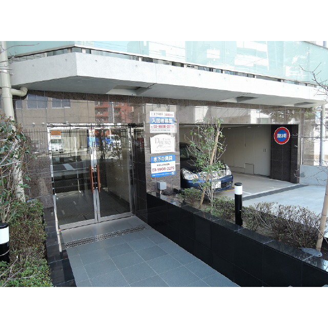 14/22 エントランス