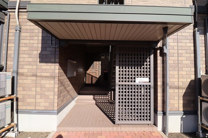 18/19 エントランス