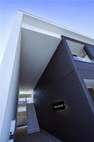 16/16 エントランス