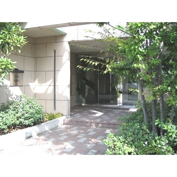 16/16 エントランス