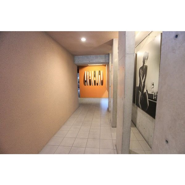 14/23 エントランス