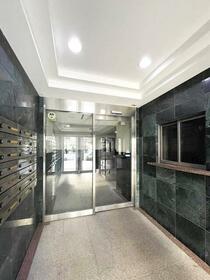 16/16 エントランス