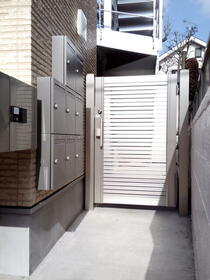 14/19 エントランス