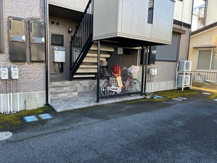 18/27 エントランス