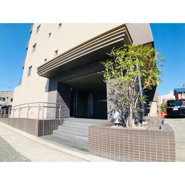 17/17 エントランス