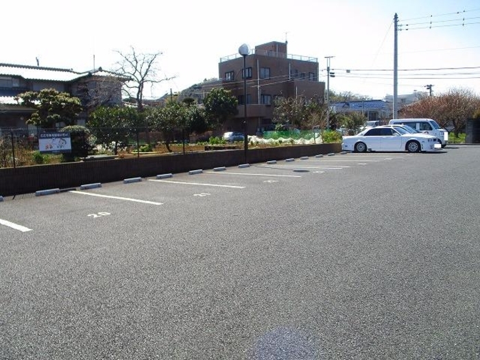 18/18 駐車場