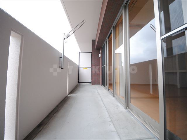 22/28 バルコニー