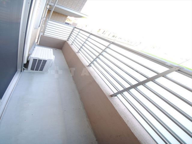 13/18 バルコニー