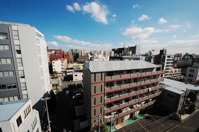 18/28 エントランス