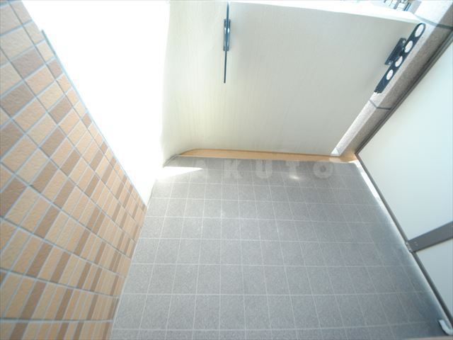 18/28 バルコニー