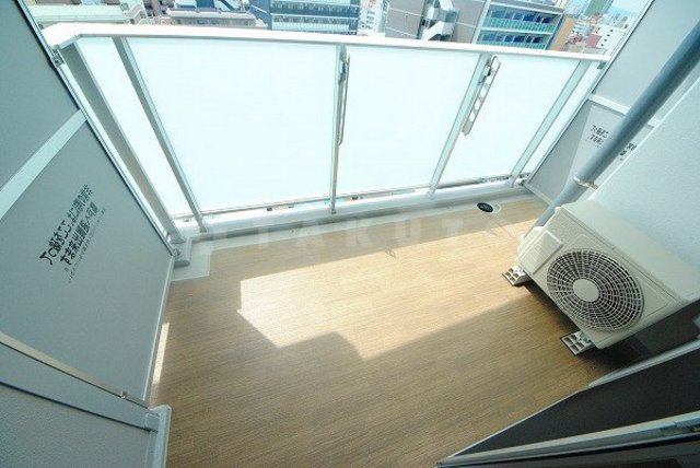 20/30 バルコニー