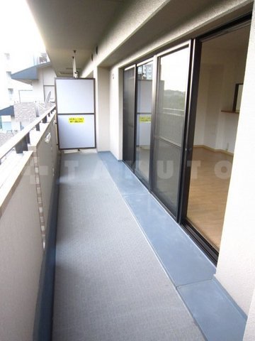 13/19 バルコニー