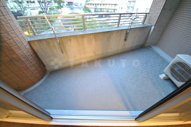 23/30 バルコニー