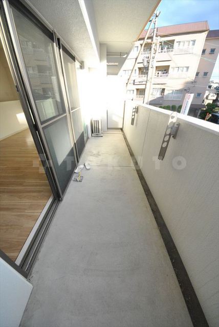 23/27 バルコニー