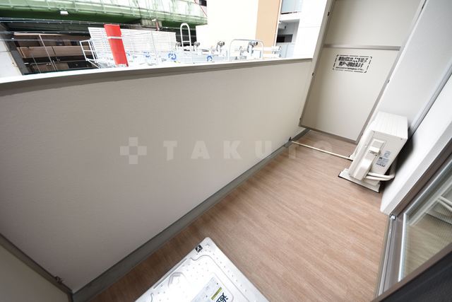 23/30 バルコニー