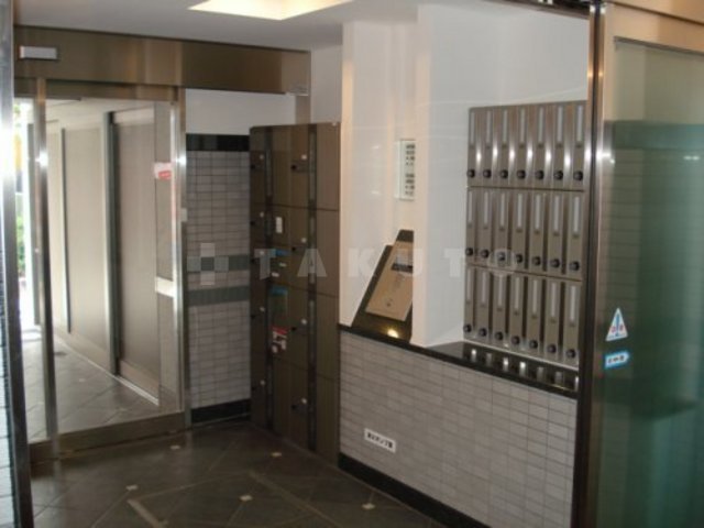 17/25 エントランス