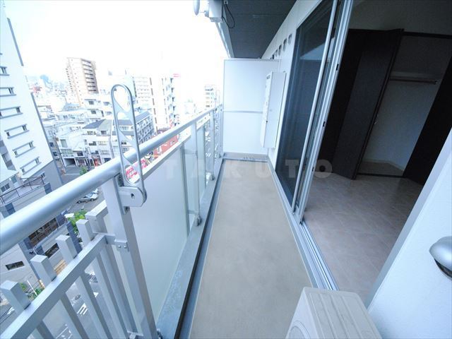 23/30 バルコニー