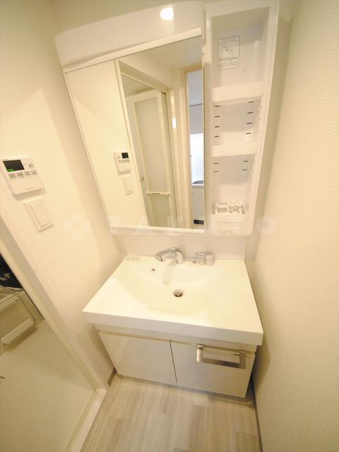 15/30 洗面