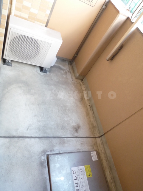 13/22 バルコニー