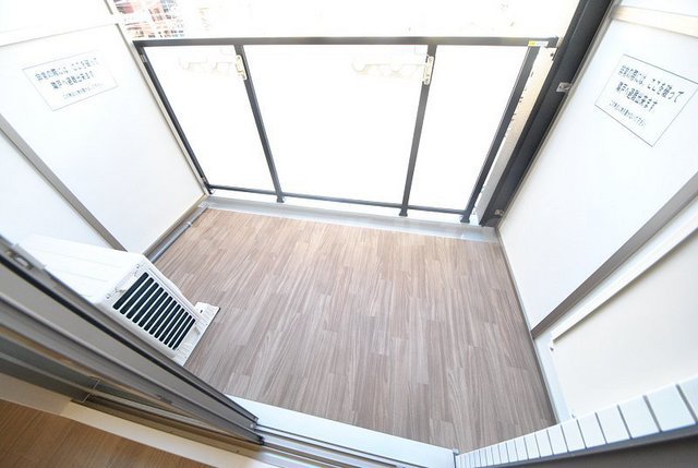 19/30 バルコニー