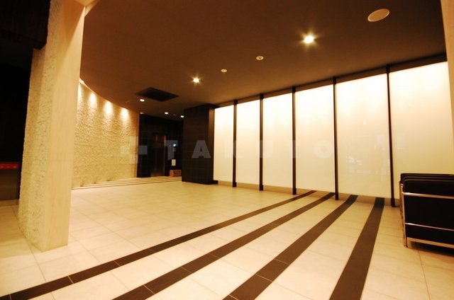 17/26 エントランス