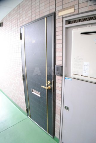 18/26 エントランス