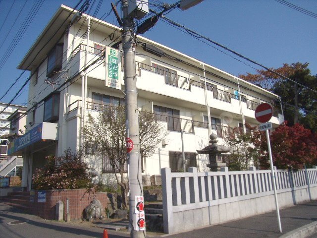 ルミナス箕面（旧箕面北尾マンション）外観写真