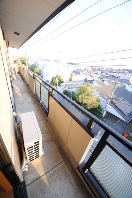 18/28 バルコニー