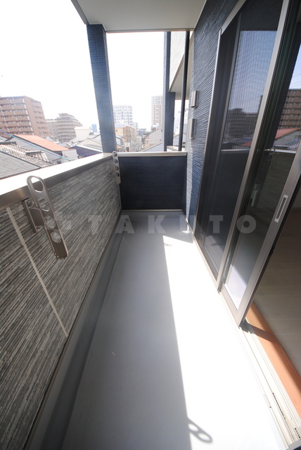 18/28 バルコニー