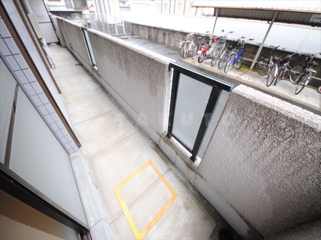 16/27 バルコニー