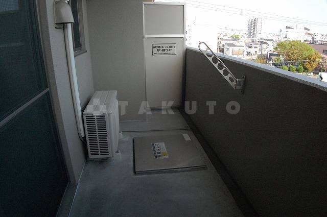 23/30 バルコニー