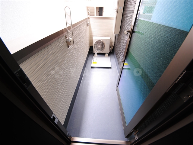 13/23 バルコニー