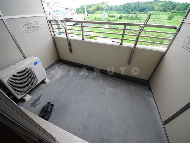 18/28 バルコニー