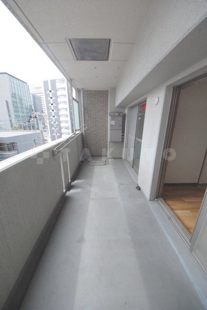 14/28 バルコニー