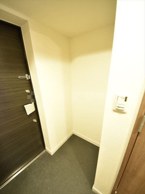 13/30 玄関
