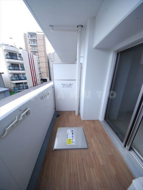 16/28 バルコニー