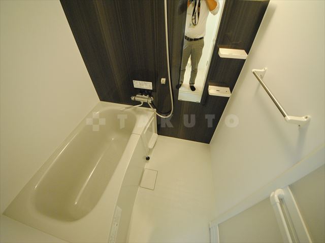 13/30 浴室