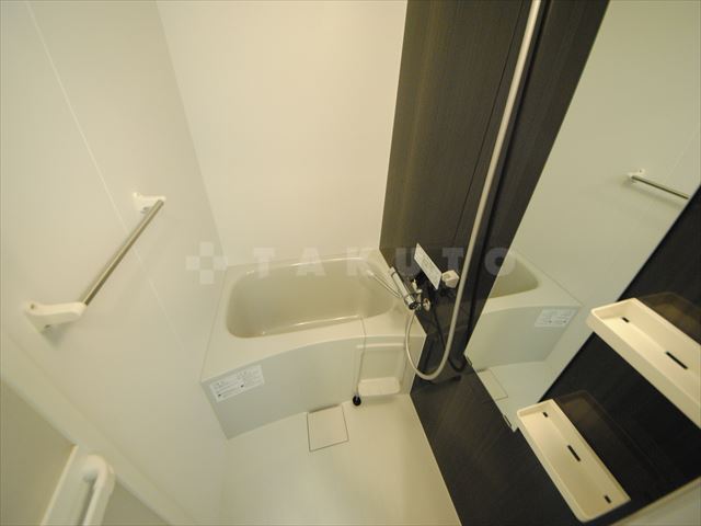 13/30 浴室