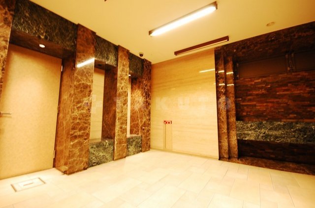 14/23 エントランス