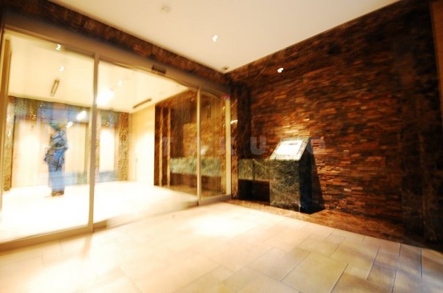 13/22 エントランス