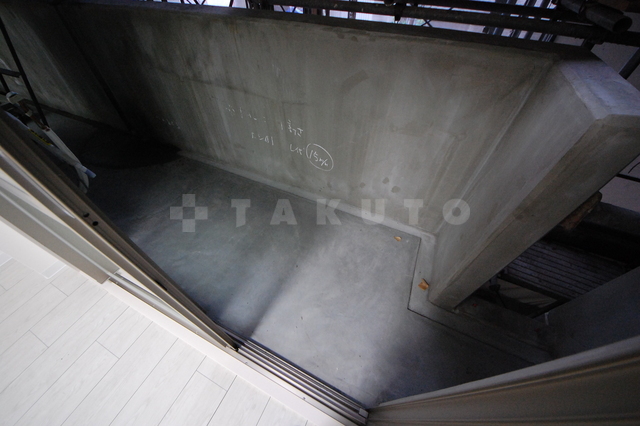 25/30 バルコニー