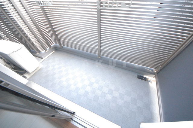 19/28 バルコニー