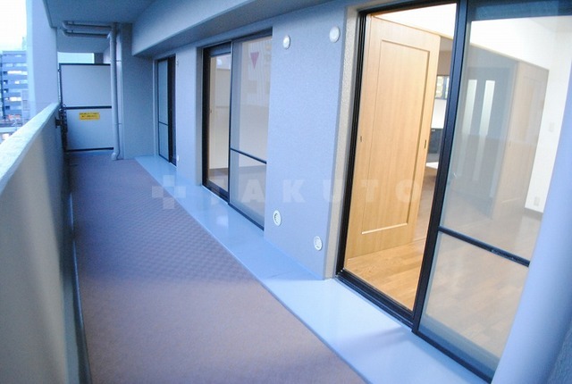 23/30 バルコニー