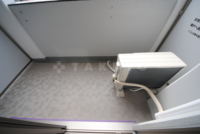 18/27 バルコニー