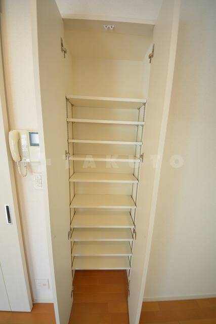 13/30 収納