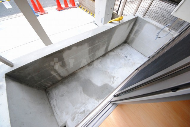 20/28 バルコニー