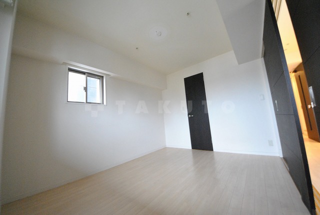 24/30 エントランス