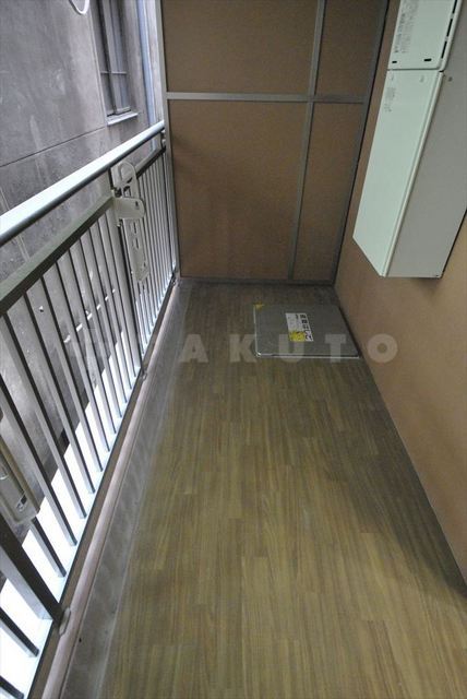 27/30 バルコニー